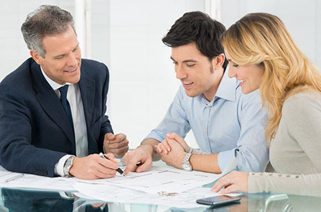 couple with an agent