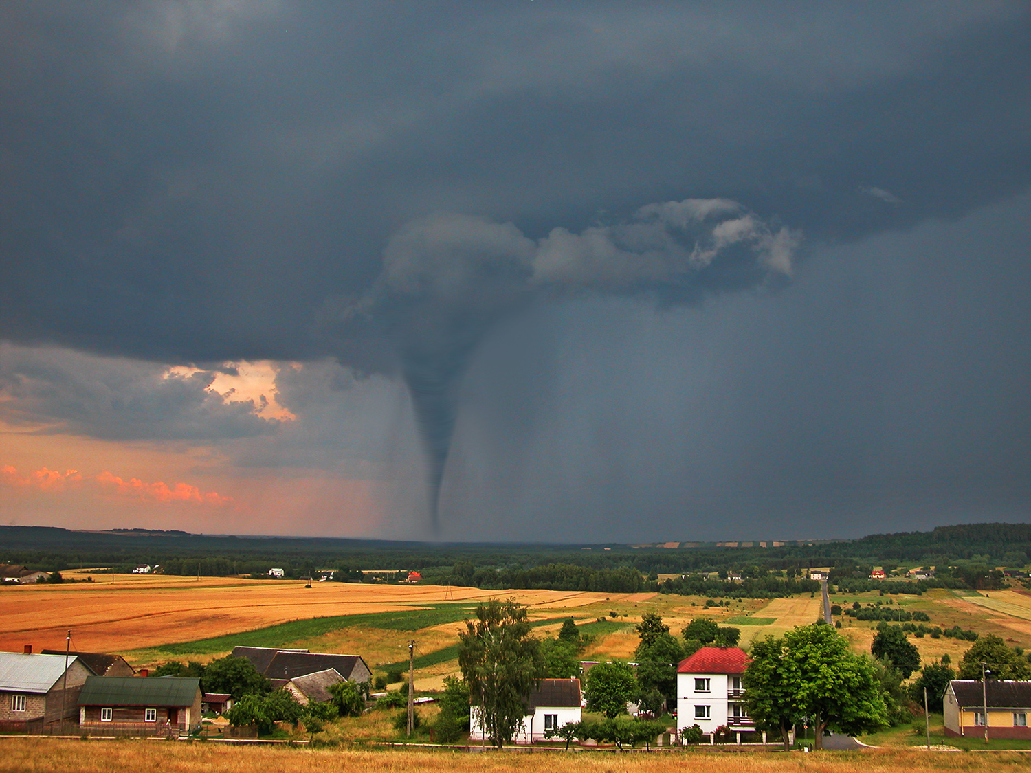 countryside tornado.