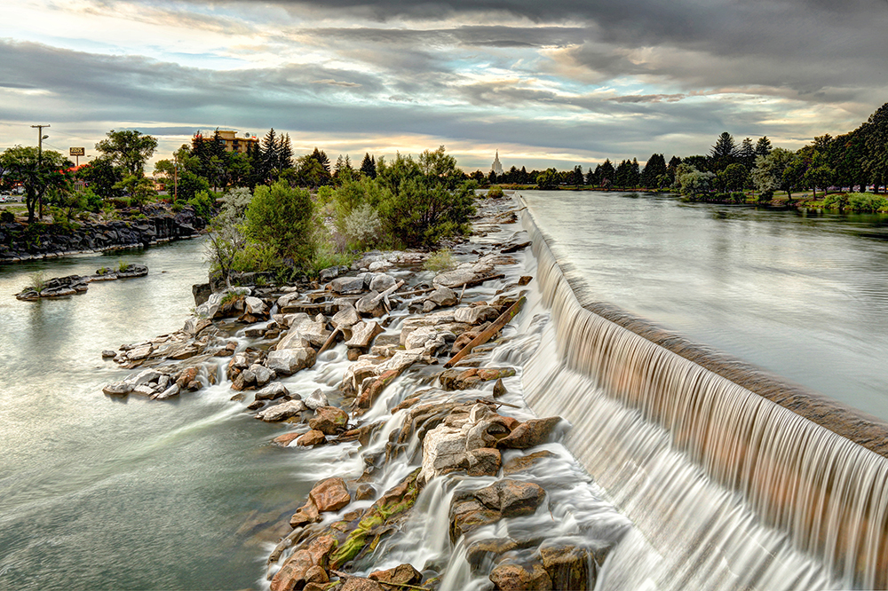 Snake River Waterfall in front of Idaho Falls.